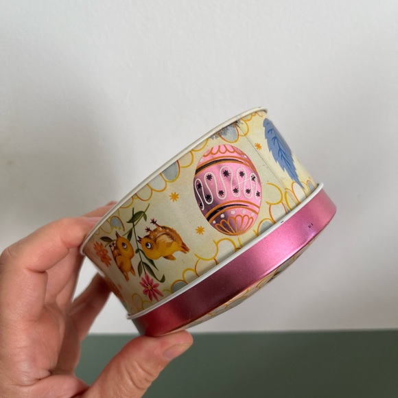 Baret Ware vintage Easter tin box - Picture 9 of 9